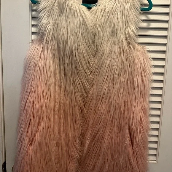 Faux Fur Vest in Ombre Pink and White. - Picture 2 of 6